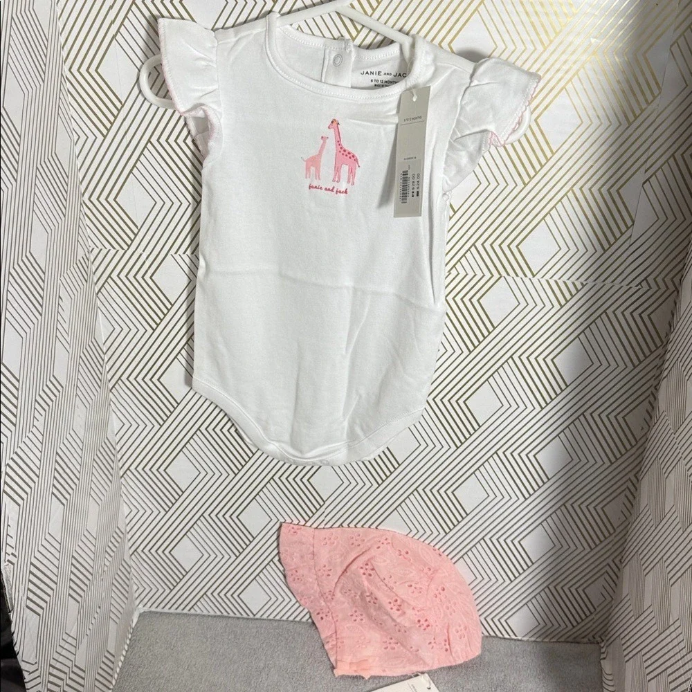 Janie and Jack NWT outfit Pink White Baby tshirt and Hat pink eyelet 6-12m